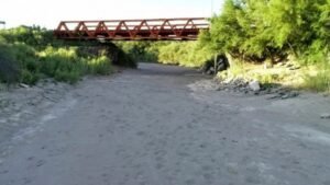 El Gobierno provincial continúa el plan de obras sobre el cauce pampeano del Atuel
