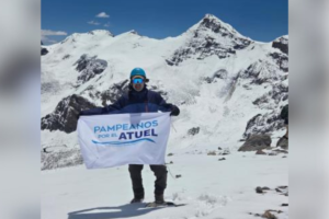 El reclamo pampeano por el río Atuel plantado en el «Techo de América»