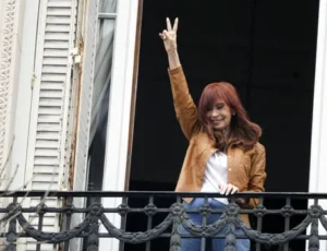 Tras el fallo, Cristina Kirchner defendió la expropiación de YPF y afirmó que se hizo “conforme a derecho”