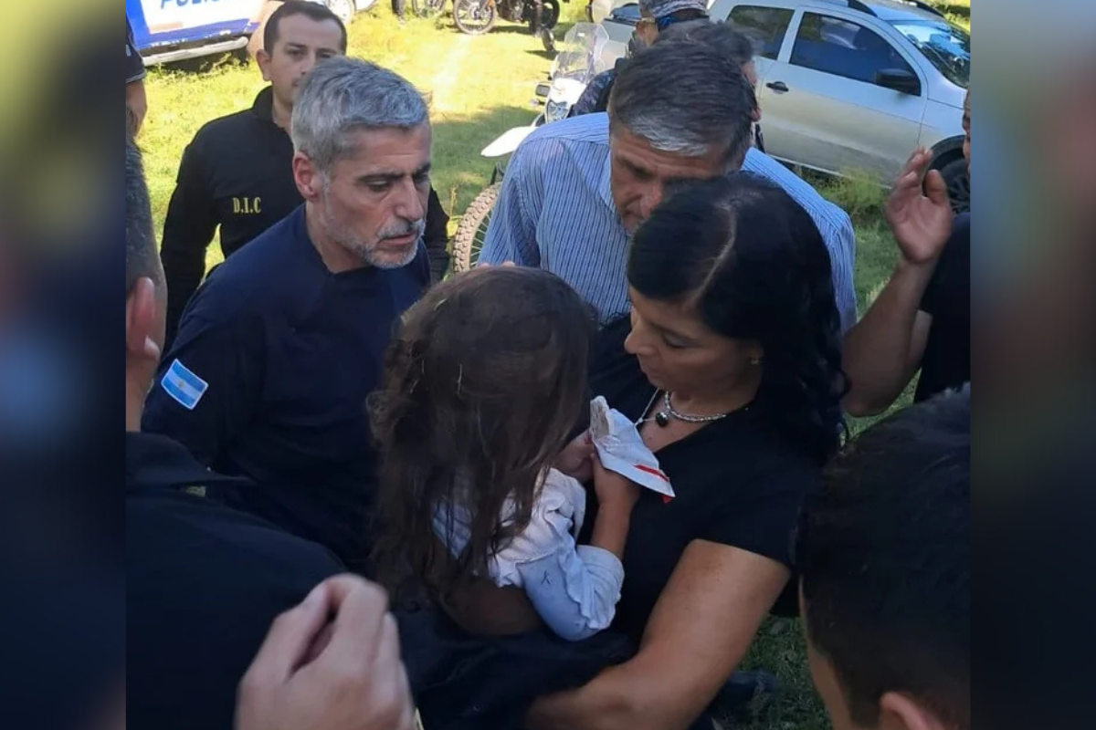 Apareció la nena de 2 años que buscaban en Cosquín