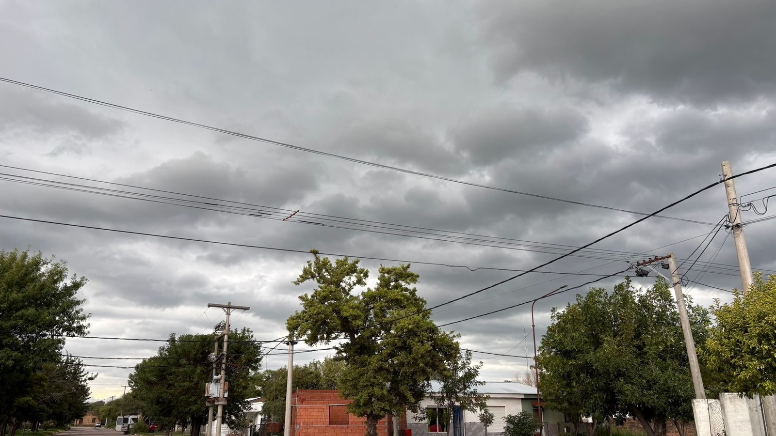 El Norte provincial bajo alerta naranja: se anuncian «fuertes tormentas» para este domingo