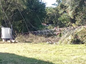 Se desprendió parte de una antena que pertenecería a Telefónica