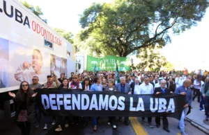 Bancarios y universitarios de paro contra las políticas del Gobierno Nacional
