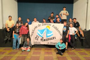 La Academia «El Amanecer» bailará en Cosquín