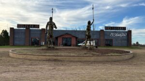 El Tentador se lució durante el lanzamiento de la temporada de invierno e inauguró imponentes esculturas en su ingreso