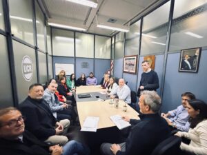 Ana y Joaquín llevaron a la Legislatura provincial un petitorio con casi 6 mil firmas para solicitar que se modifique el sistema de Familias de Contención