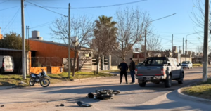 Accidente fatal en Realicó: un joven motociclista falleció tras chocar con una camioneta