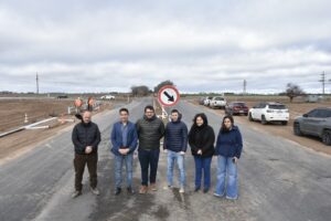 El ministro de Obras Públicas, Alfredo Intronati, recorrió junto a Intendentes la obra de pavimentación de la Ruta Provincial 9