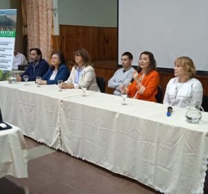 Con presencia de funcionarios provinciales, la Escuela 234 fue sede de una Jornada de Forestación en Instituciones Educativas