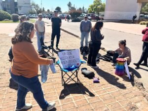 La familia de contención de Rancul permanece en Santa Rosa e iniciaron un acampe frente a Casa de Gobierno