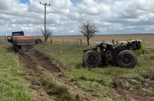 Accidente fatal en cercanías Doblas: un muerto y un herido grave por un choque entre un camión y un tractor 