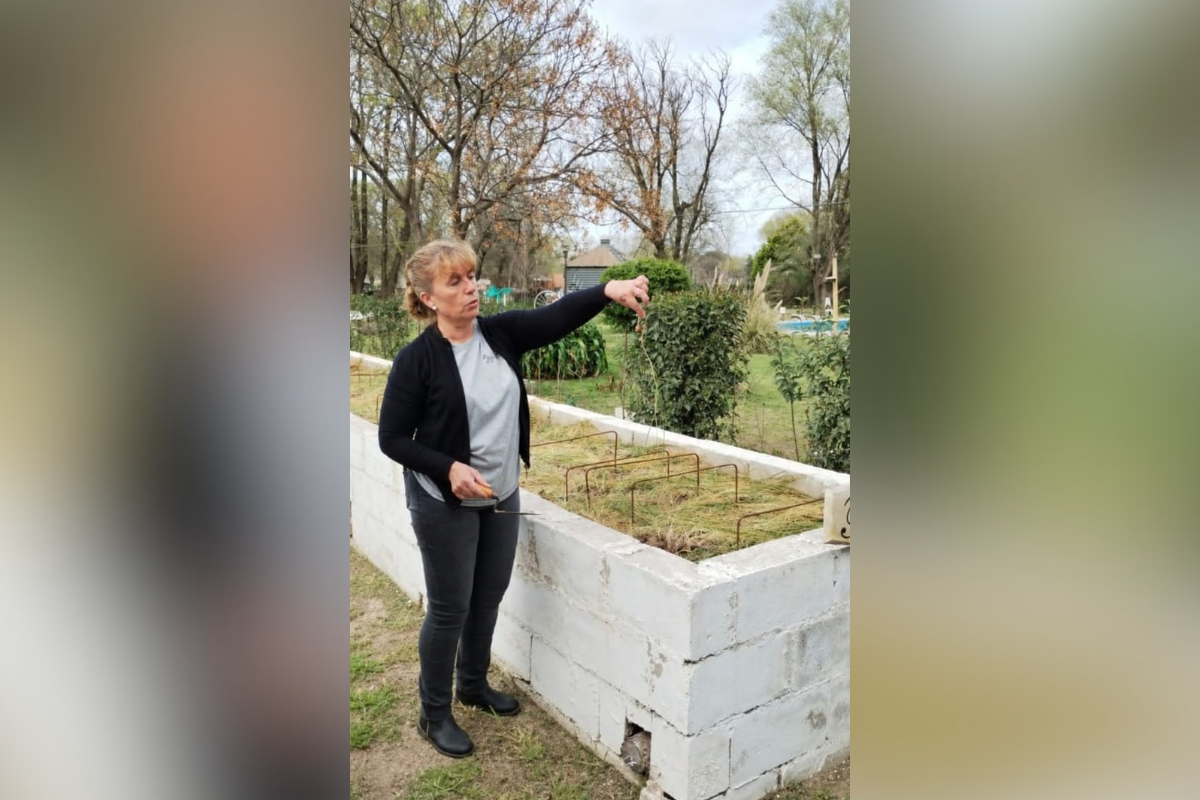 La productora de bulbos de azafrán de Rancul, Nora Perotti, recibió un premio que destaca a las mujeres de la Ruralidad